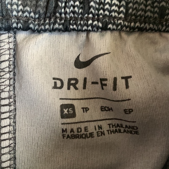 XS Nike elite shorts - Picture 2 of 3